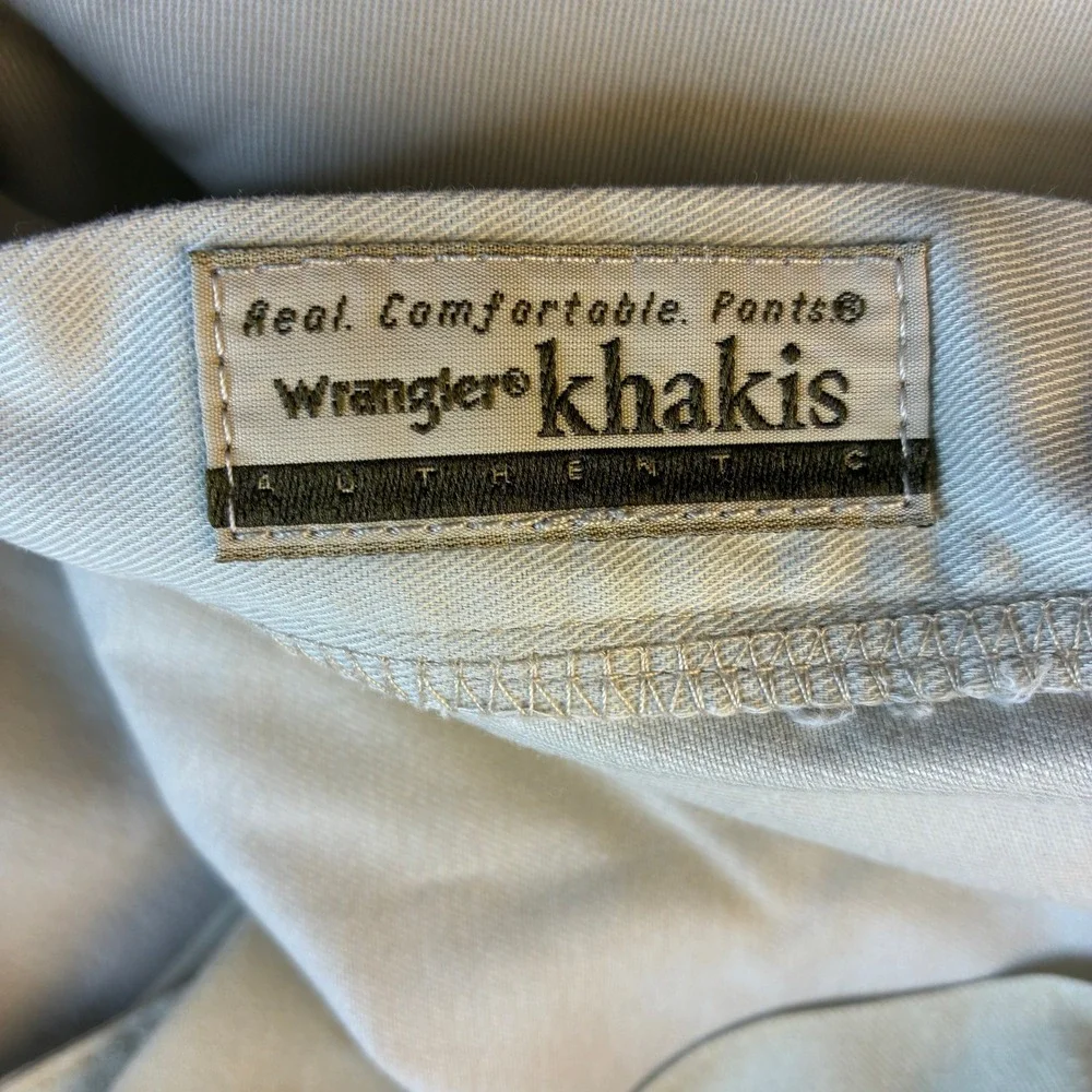 Wrangler Khakis Authentic Mens 33x30 Tan Beige 100% Cotton Straight Leg Pants